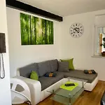 Apartma Zeus *